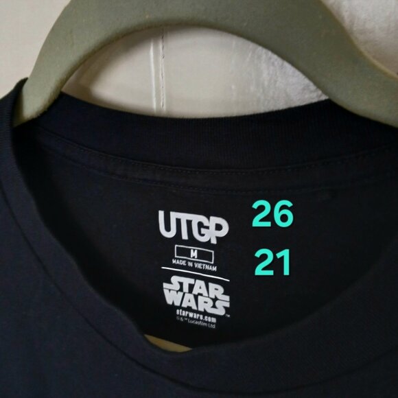 Uniqlo UT × Star Wars DARK SIDE GALAXY Mens Medium Black Cotton Darth Vader - Picture 10 of 12
